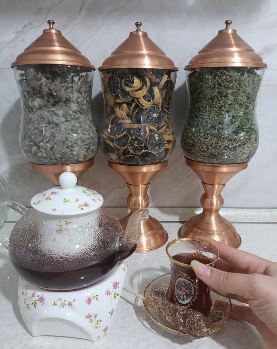 چگونه عطر و طعم دمنوش‌ها را برای ماه‌ها حفظ کنیم؟