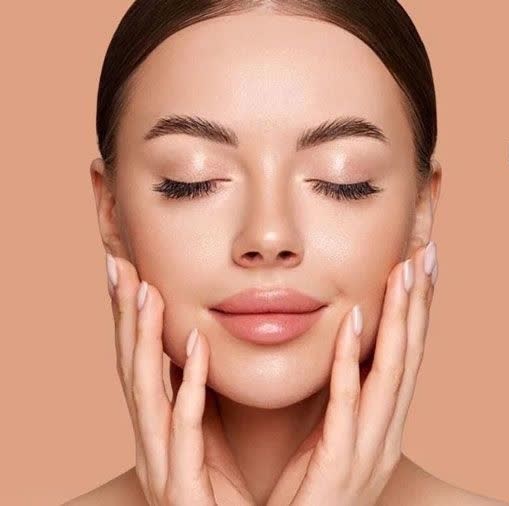 زیبایی طبیعی: رازهای پوست و مو با گیاهان